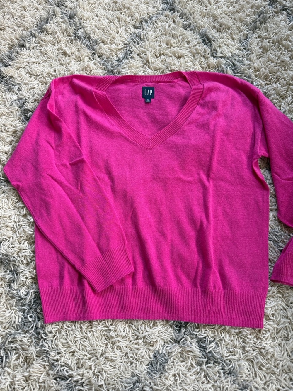 GAP Women's V-Neck Sweater in Hot Pink